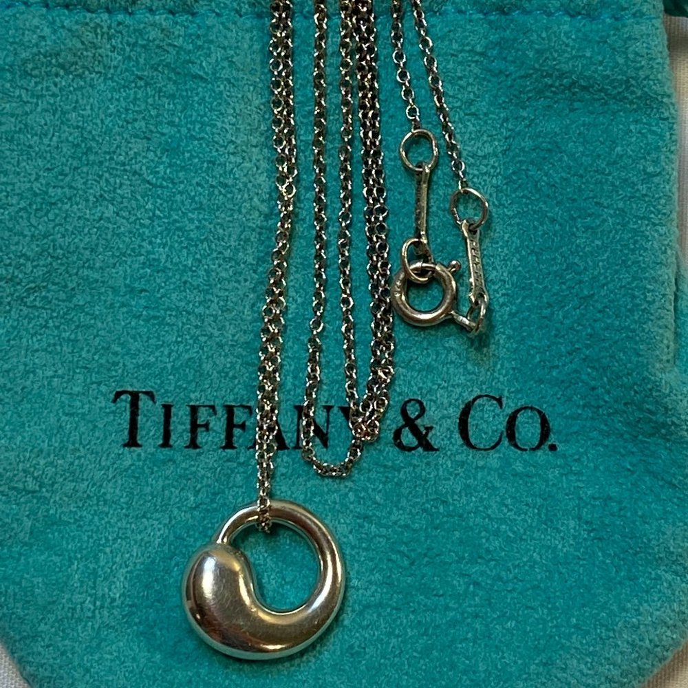 Tiffany & Co. Silver Eternal Circle bean Pendant Necklace 16" - Picture 8 of 9